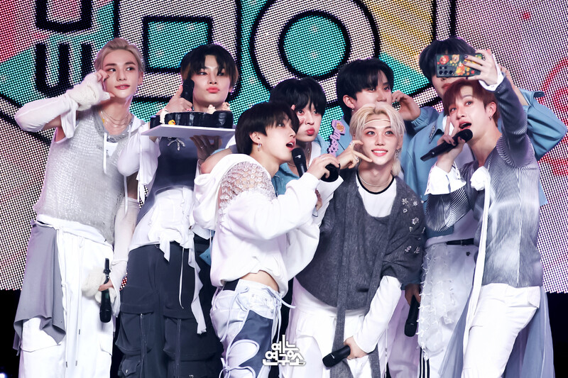 231118 Stray Kids - 'ROCK-STAR' at Music Core documents 1