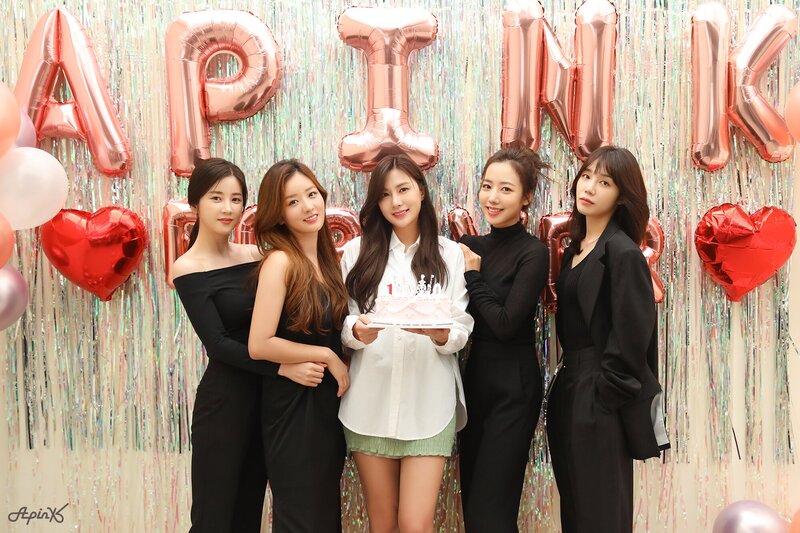 210901 Play M Naver Post - Apink 2021 Profile Photos Behind documents 1