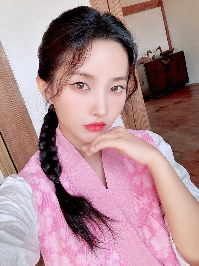 240529 - (G)I-DLE Twitter Update with SOYEON documents 1