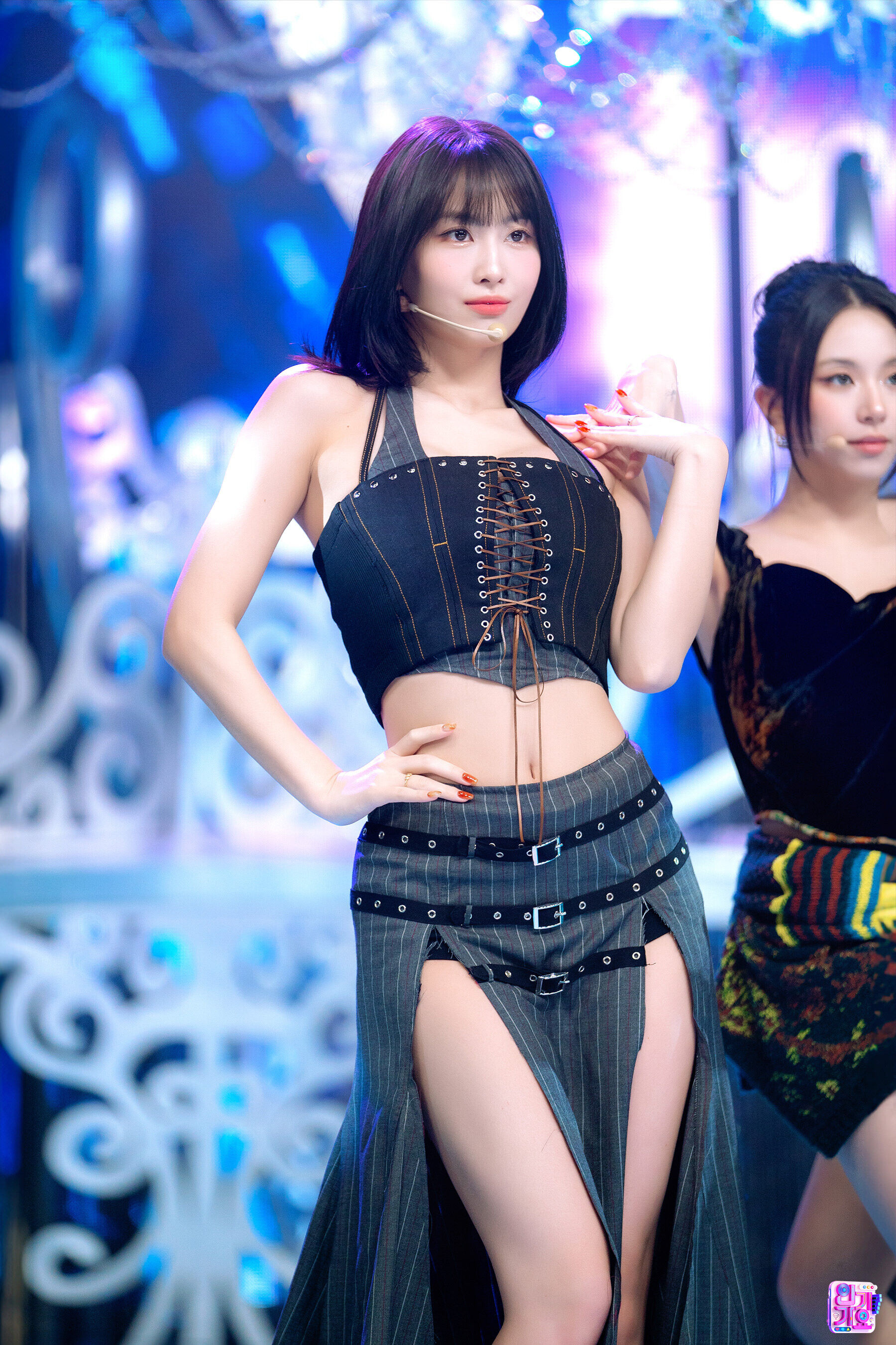 240303 TWICE Momo - 'One Spark' and 'I GOT YOU' at Inkigayo | kpopping