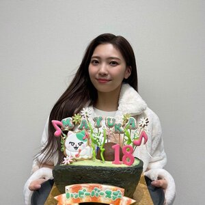 211110 - NiziU Instagram Update: Mayuka's Birthday