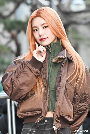 240126 ITZY Yeji - Music Bank Commute