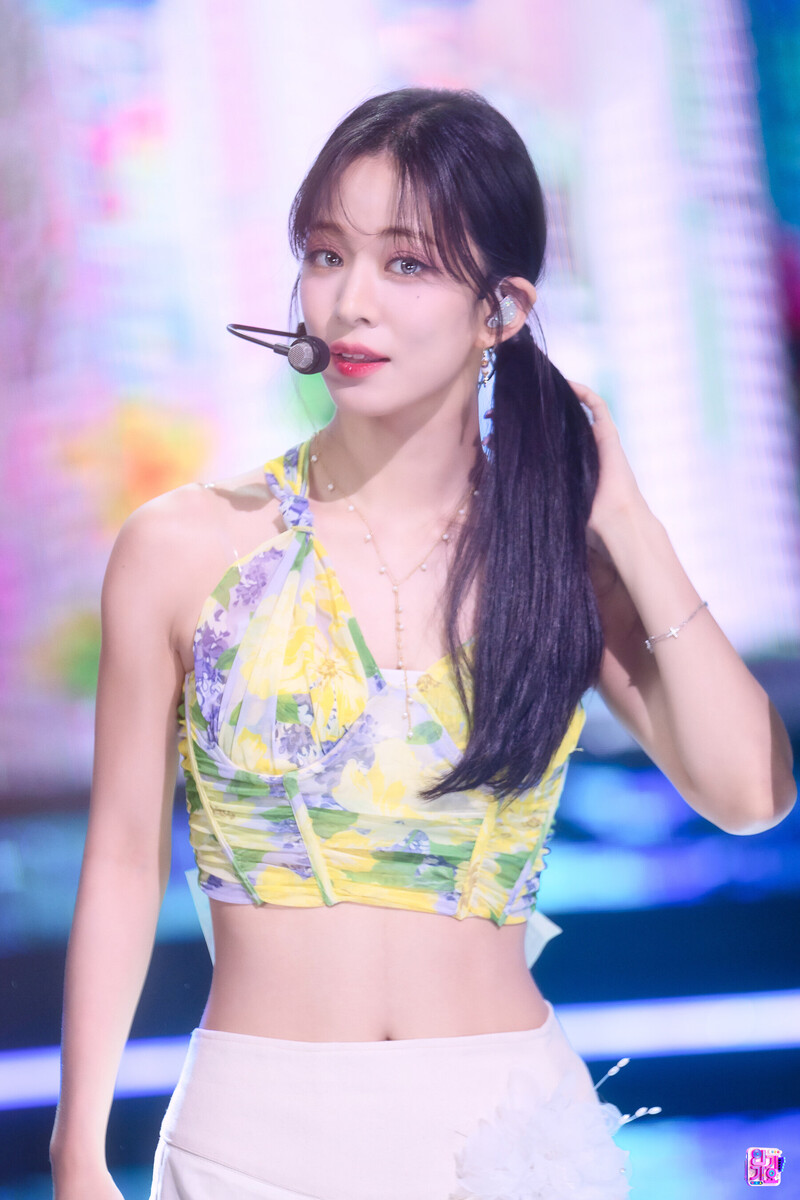 220710 fromis_9 Chaeyoung - 'Stay This Way' at Inkigayo documents 4