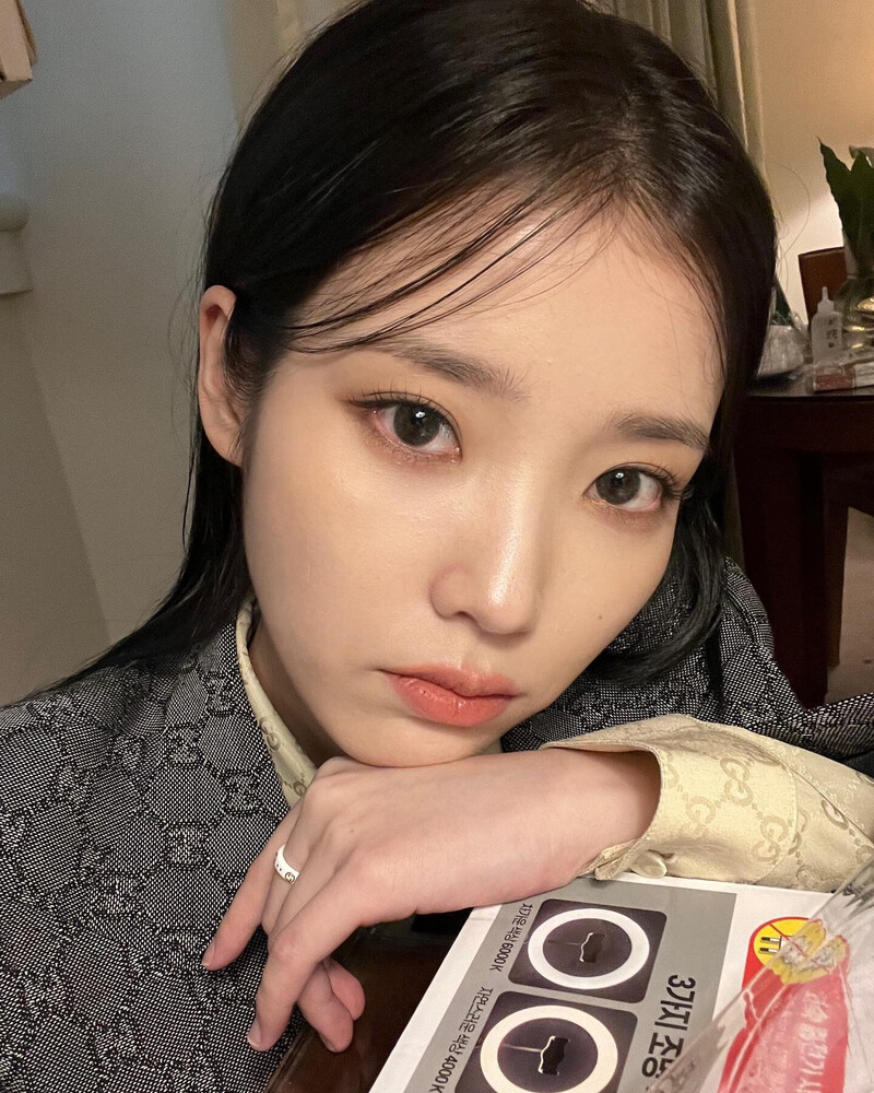 220924 IU Instagram Update | kpopping