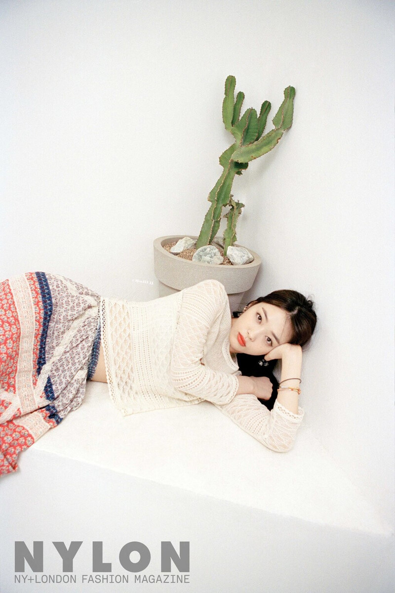 Sulli for NYLON Korea Magazine - May 2016 Issue documents 1