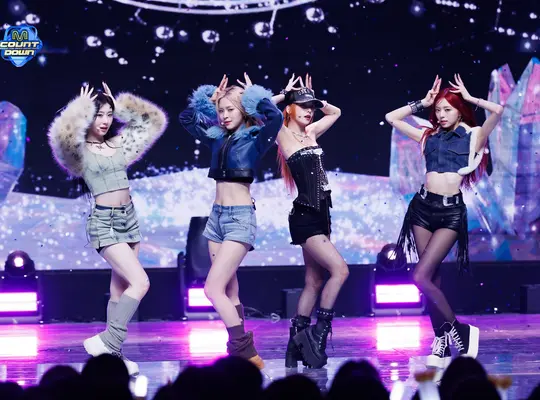 240125 ITZY - 'Mr. Vampire' at M Countdown | kpopping