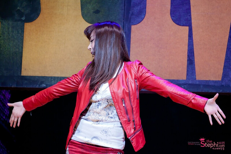 111221 Girls' Generation Tiffany at FAME! Musical First Show documents 10