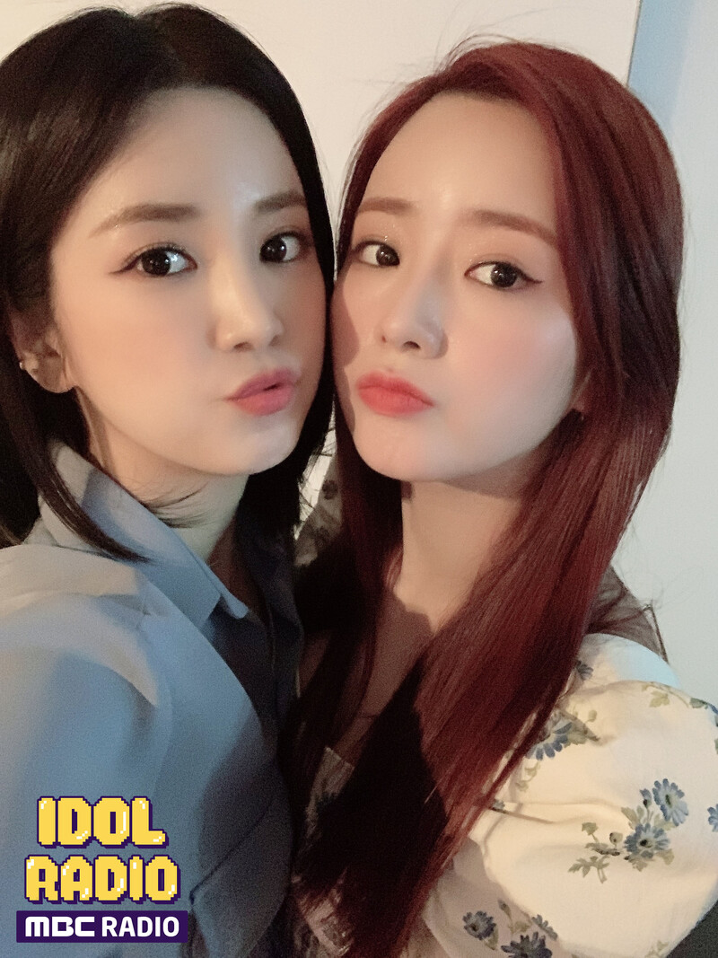 200424 Idol Radio twitter update with Apink BOMI documents 5