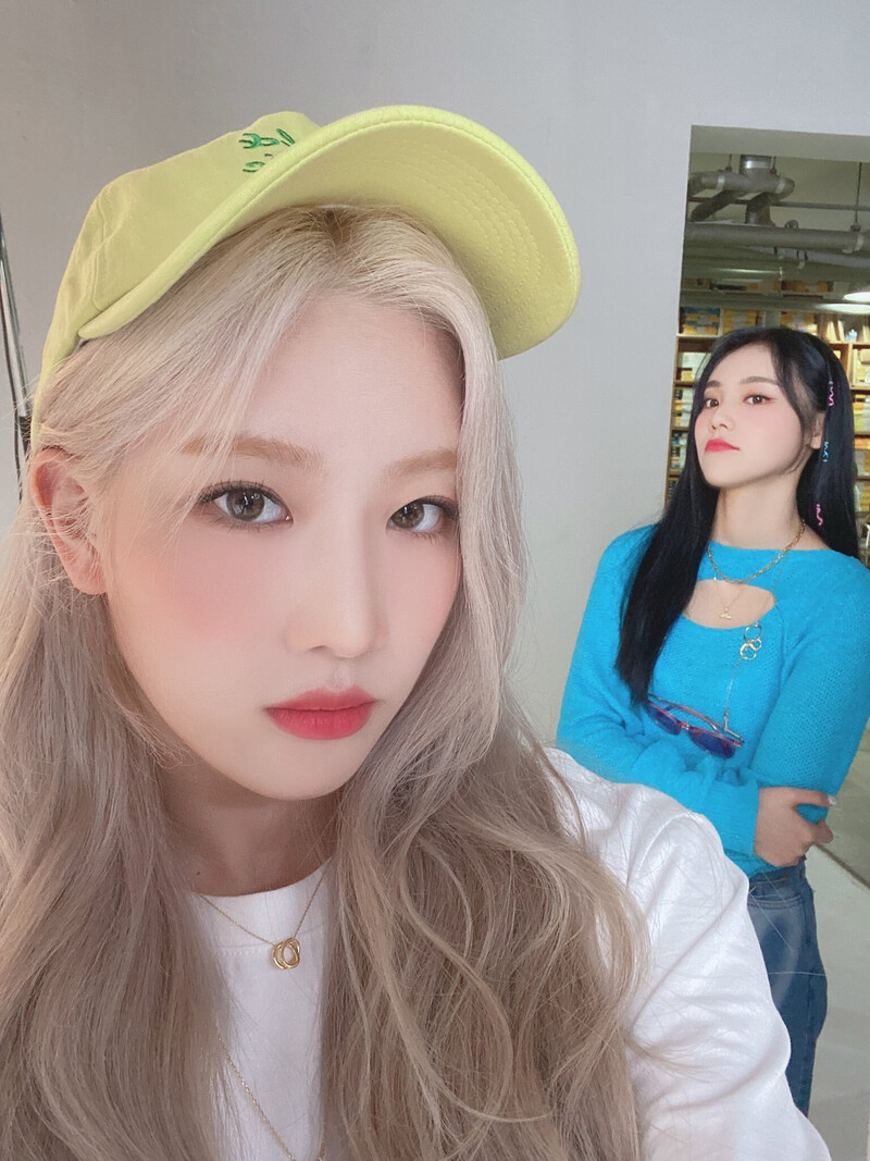 210908 LOONA Twitter Update - Kim Lip documents 7