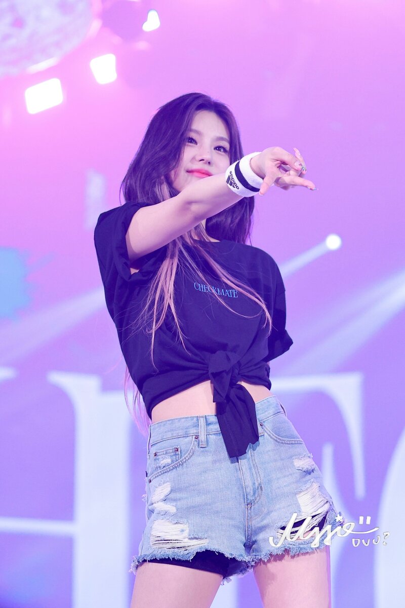 220806 ITZY Yeji - 1st World Tour 'CHECKMATE' in Seoul Day 1 documents 10