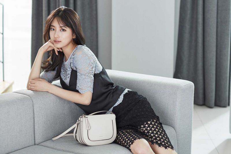 Bae Suzy for Bean Pole Accessories 2016 documents 3