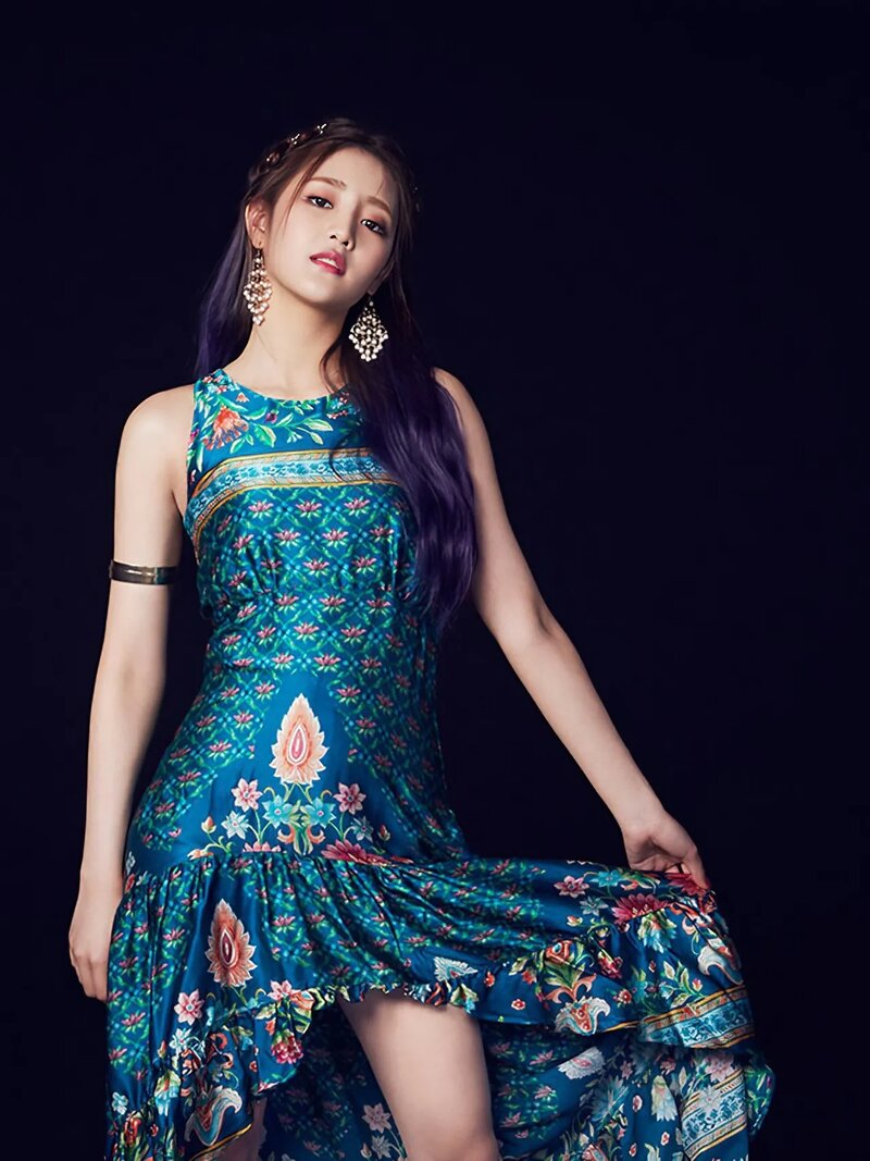 (G)I-DLE_Minnie_Latata_Japanese_ver._concept_photo.png