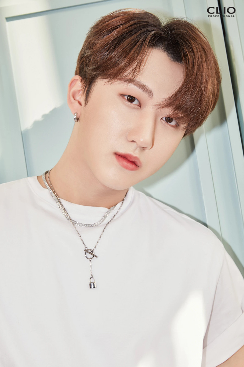 Stray Kids for CLIO 2021 SS Collection documents 11