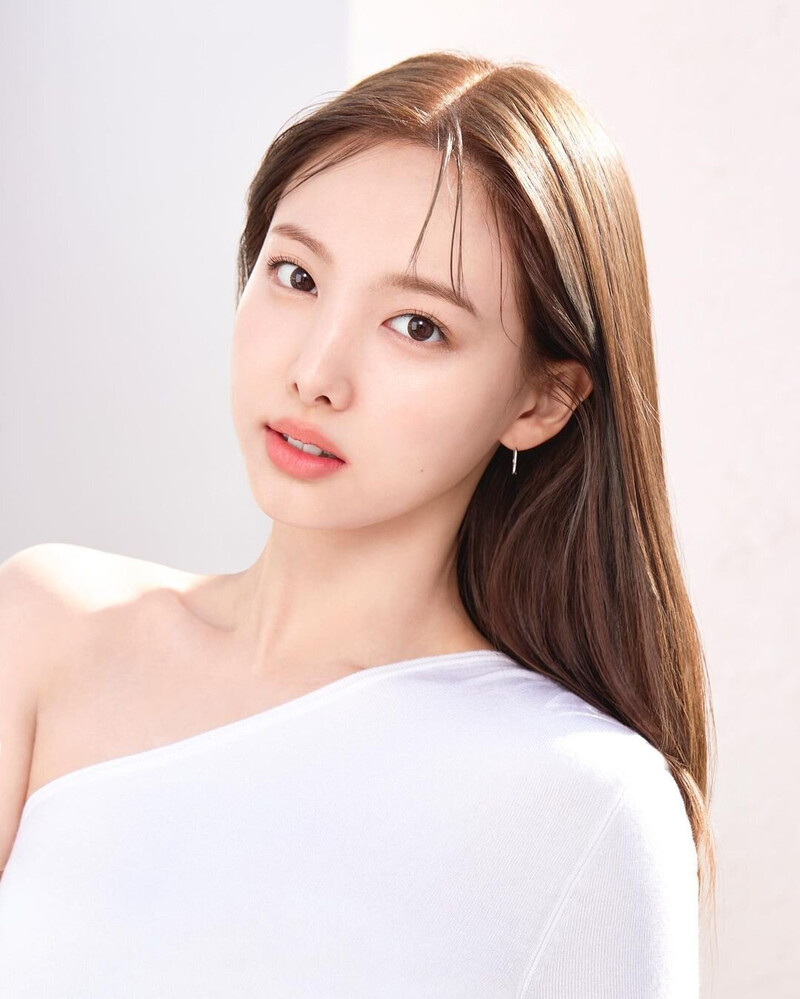 TWICE Nayeon x Biotherm 2022 documents 2