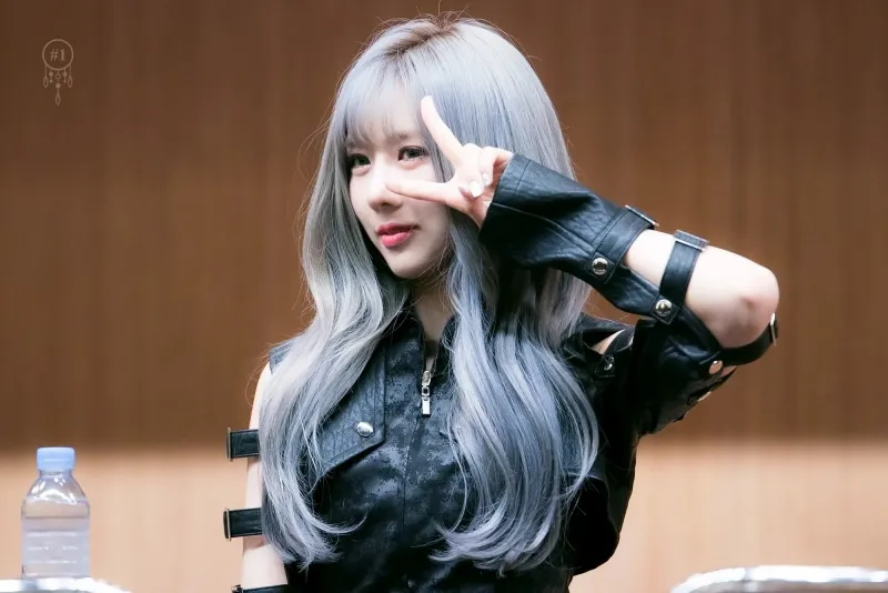 Yoohyeon333.jpg