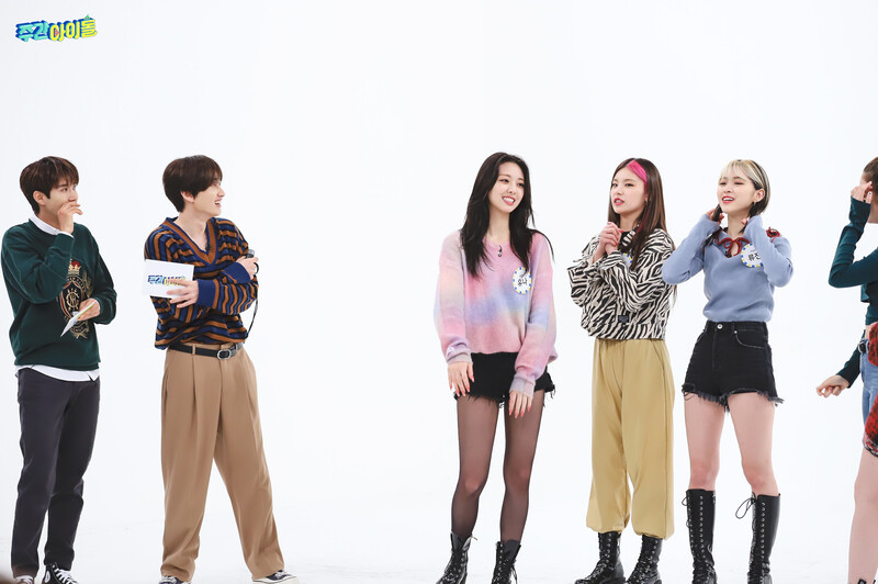 210929 MBC Naver Post - ITZY at Weekly Idol documents 14