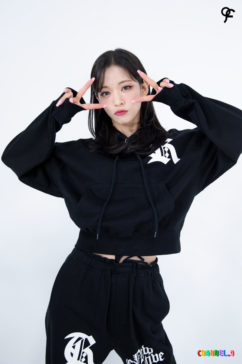 221019 fromis_9 Weverse - <CHANNEL_9> EP39-45 Behind Photo Sketch documents 15
