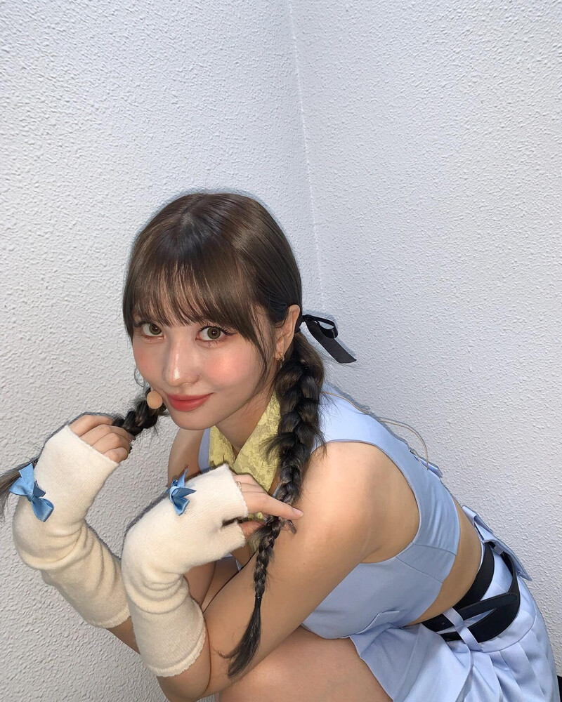 220904 TWICE Momo Instagram Update documents 3