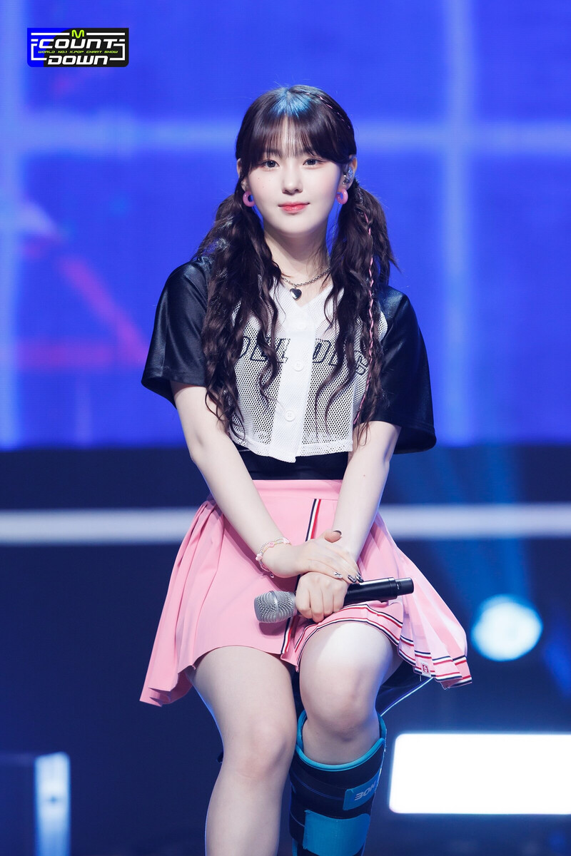 230413 Kep1er Chaehyun - 'Giddy' & 'Back to the City' at M COUNTDOWN documents 1