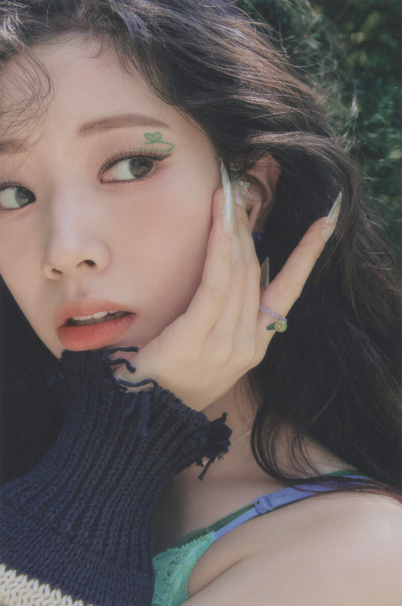 TWICE 11th Mini Album "BETWEEN 1&2" [SCANS] documents 4