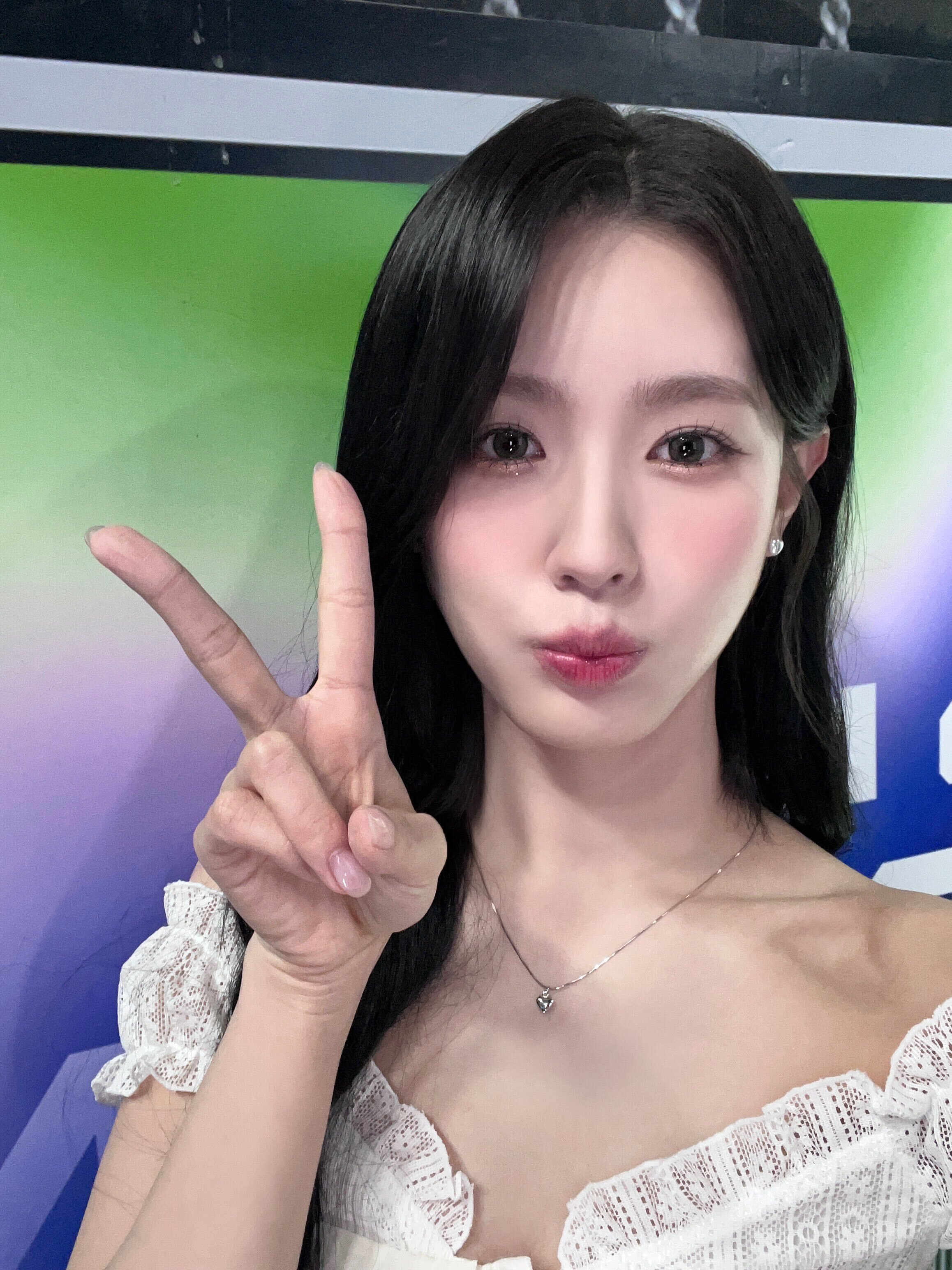 230831 - (G)I-DLE Twitter Update with MIYEON | kpopping