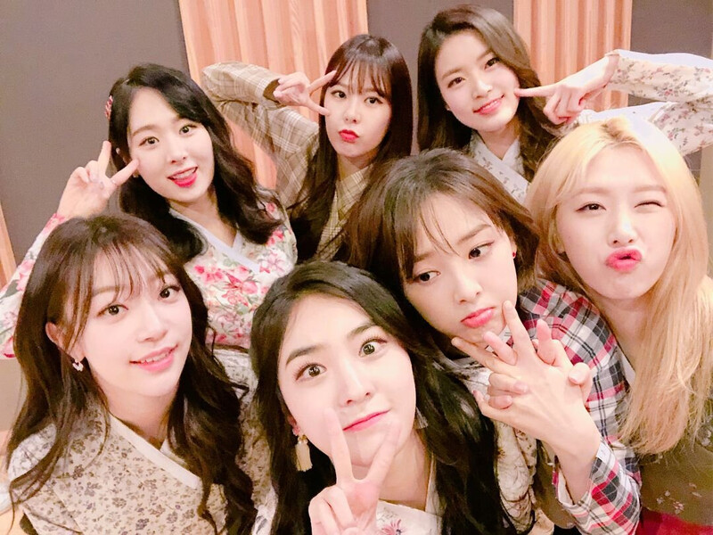 180215 Sonamoo Instagram Update documents 1