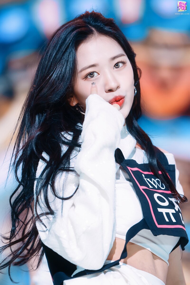 211212 IVE Yujin - "ELEVEN" at Inkigayo documents 11