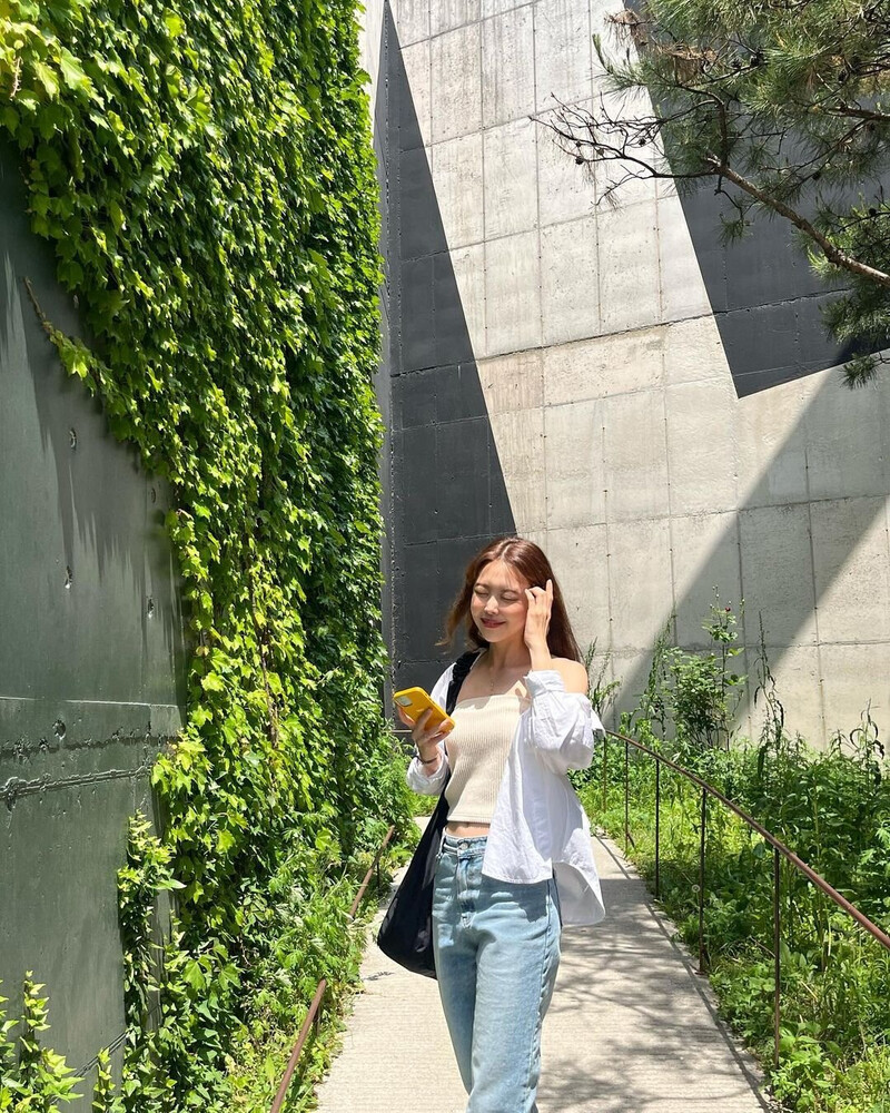 220518 InHwa Instagram Update documents 1