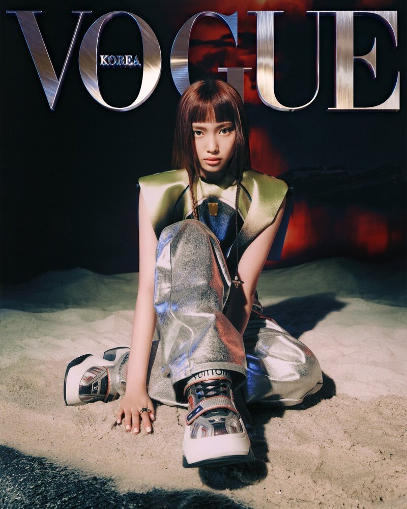 NewJeans Hyein for Vogue Korea November 2022 Issue documents 9
