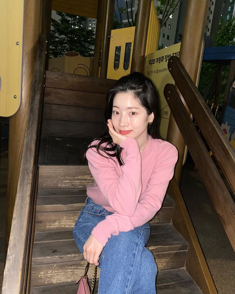 220528 TWICE Instagram Update - Dahyun documents 1