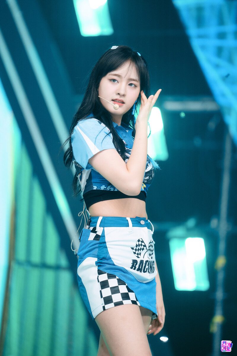 220918 IVE Liz - 'After LIKE' at Inkigayo documents 16