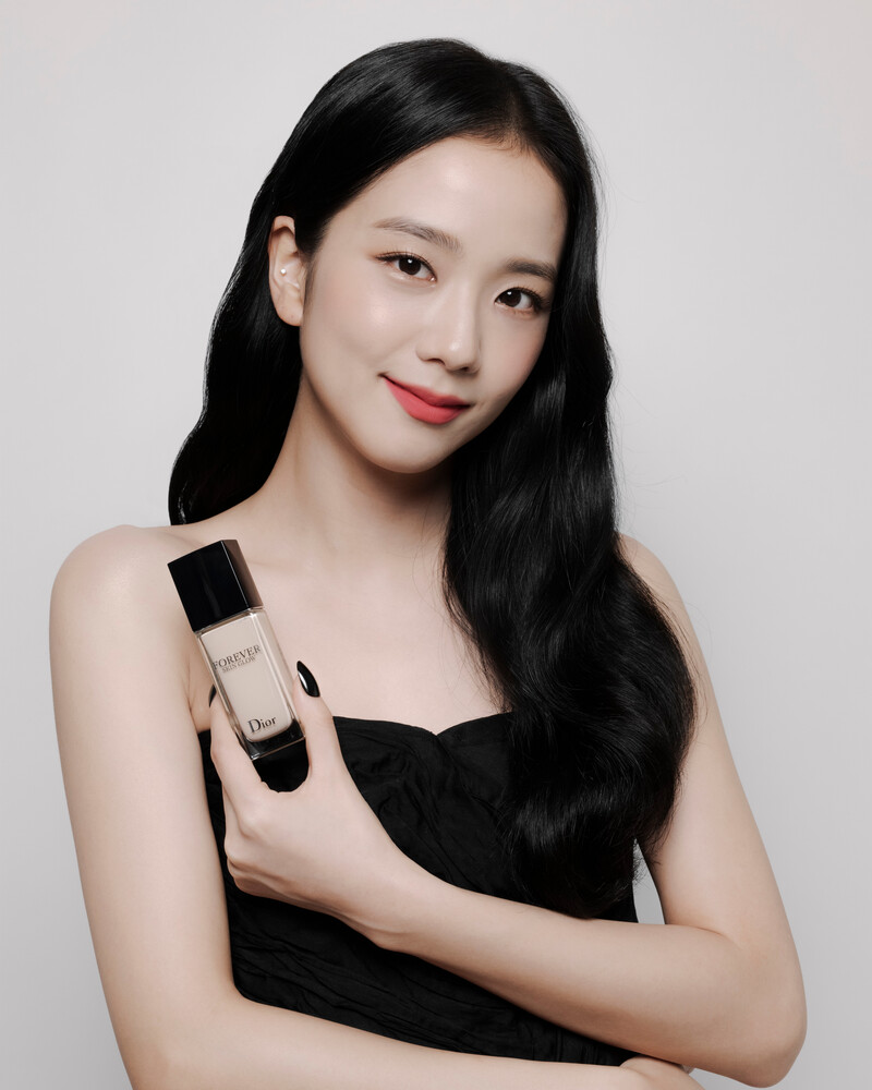 BLACKPINK Jisoo 2023 Dior Spring-Summer Show Day Diary Photoshoot documents 4