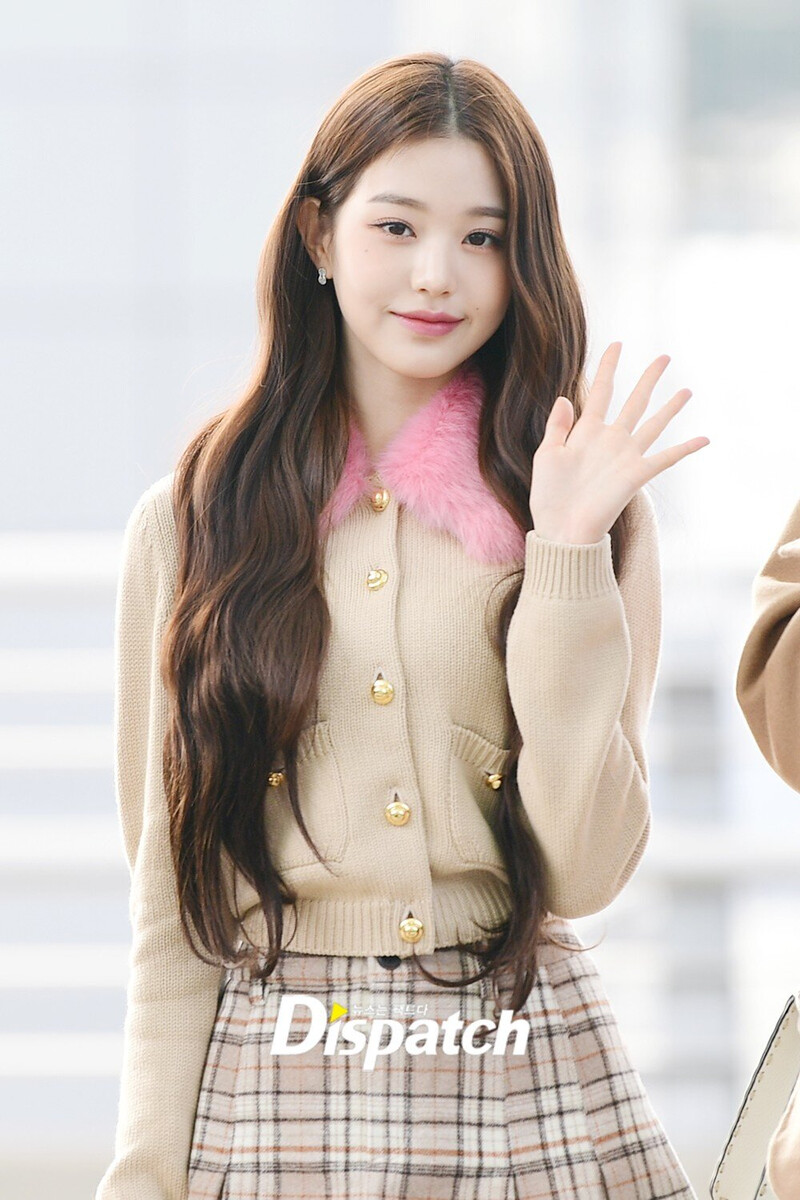 221014 IVE Wonyoung at Incheon International Airport | kpopping