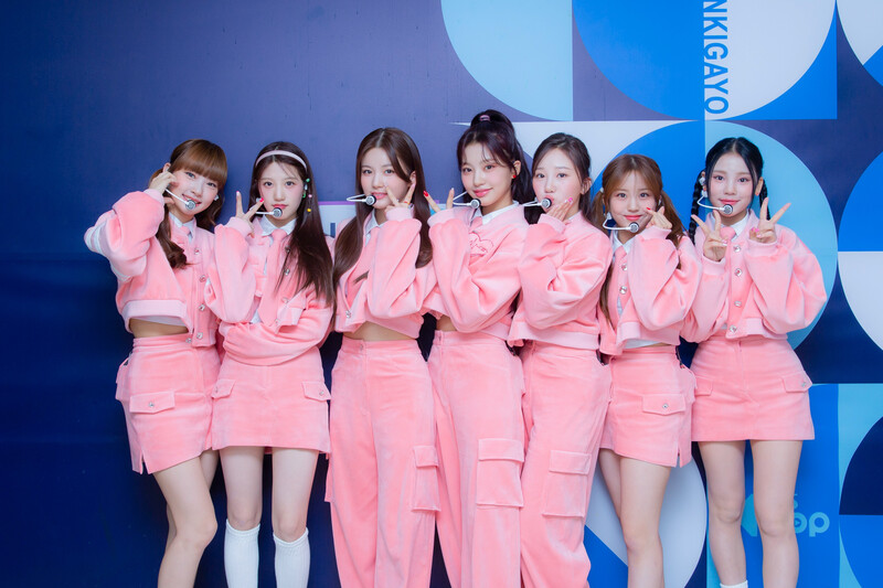 221127 SBS Twitter Update - CSR at Inkigayo Photo Wall documents 1