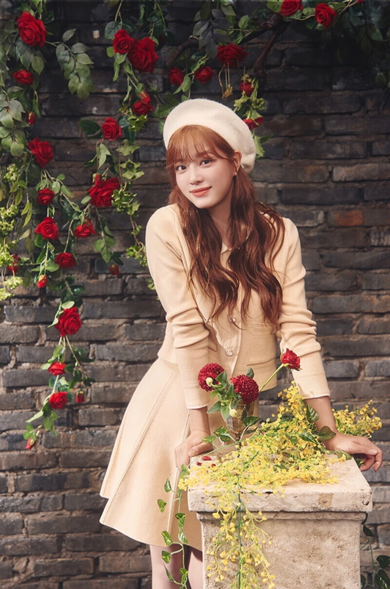 Sejeong for Roem 2022 Fall Collection - Moments in Romantic Garden documents 3