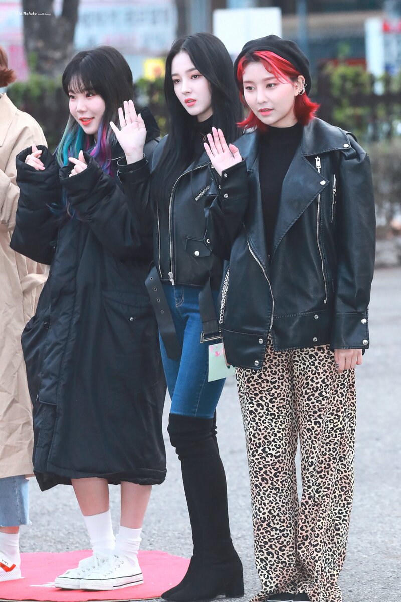 190322 Nancy on the way to Music Bank documents 15