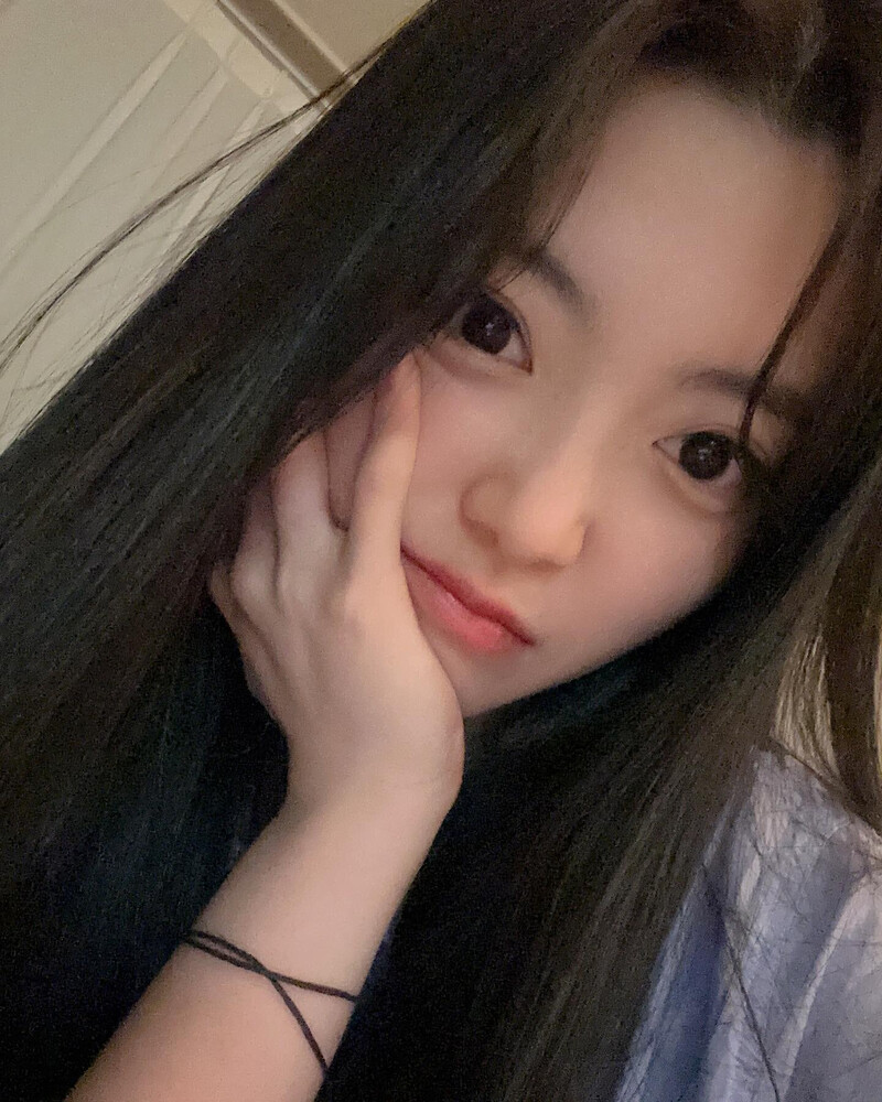 230602 Suyeon Instagram update documents 1