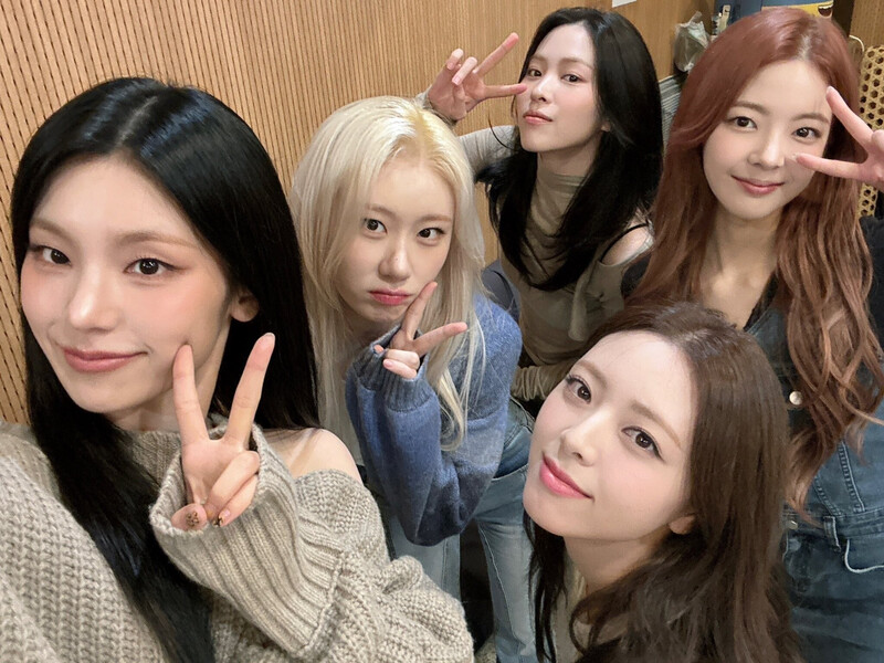 241029 - ITZY Twitter Update documents 1