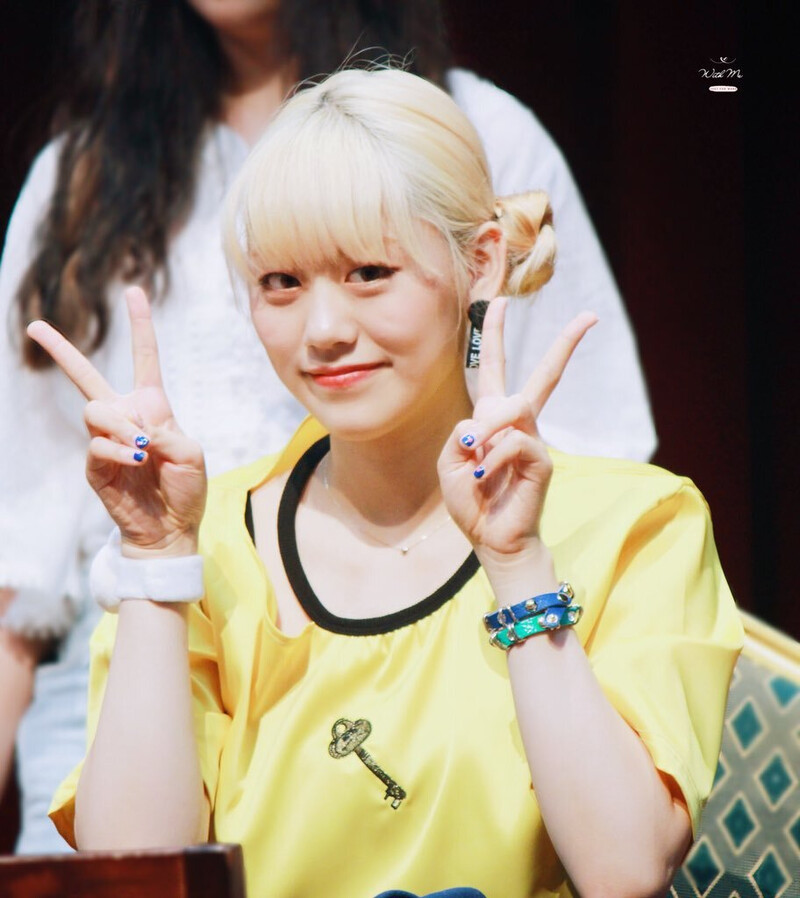 170819 Weki Meki Lua at 'WEME' Noryangjin Fansign | kpopping