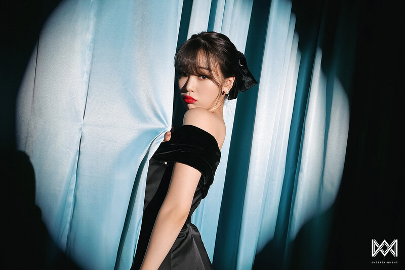 220412 WM Naver Post - OH MY GIRL "Real Love" Jacket Shoot documents 18