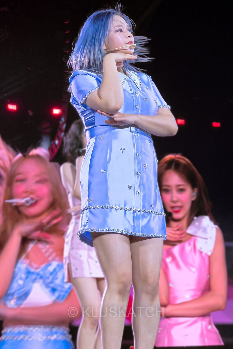 220514 TWICE Jeongyeon - 4th World Tour ‘Ⅲ’ Encore in Los Angeles Day 1 documents 5
