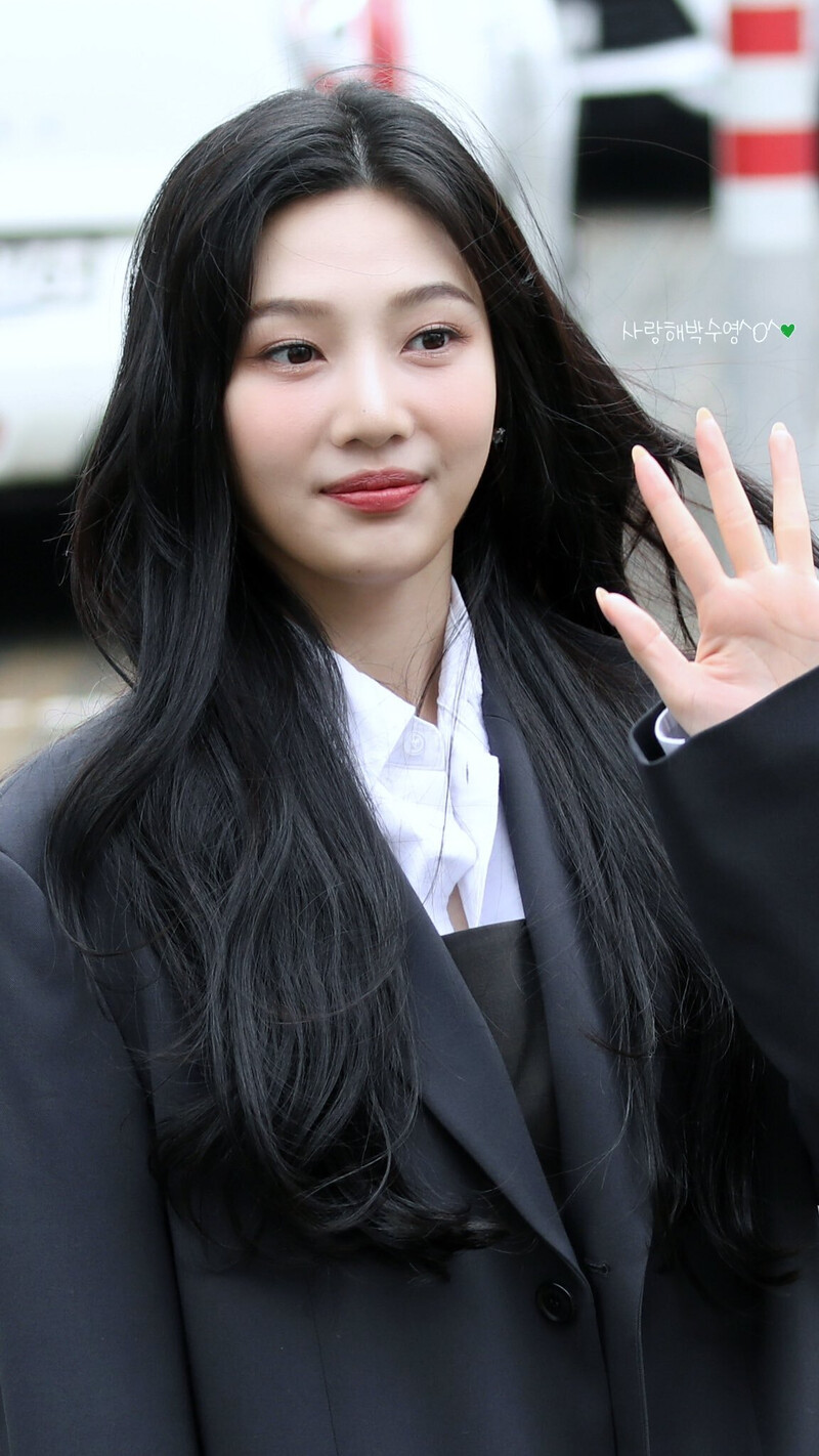 230301 Red Velvet Joy - TV Animal Farm Recording | kpopping