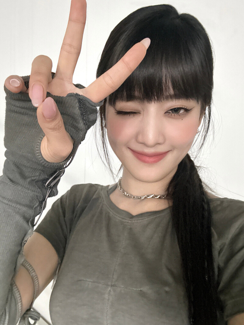 231024 - (G)I-DLE Twitter Update with MINNIE documents 2