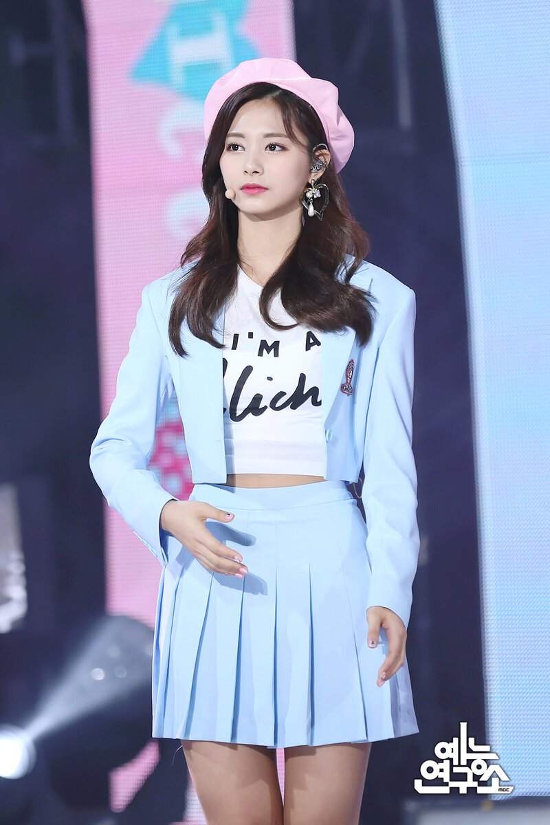 180428 TWICE Tzuyu - 'What is Love?' at Music Core documents 4