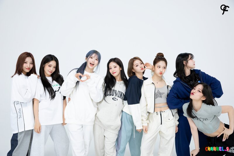 221019 fromis_9 Weverse - <CHANNEL_9> EP39-45 Behind Photo Sketch documents 9