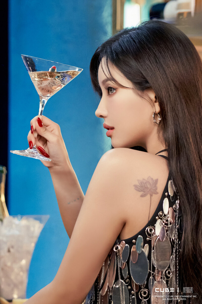 SOYEON - 'NOBODY' MV Behind Photos documents 16