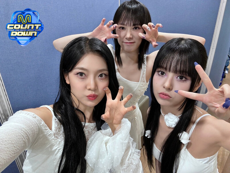 240613 M COUNTDOWN TWITTER UPDATE WITH EVERGLOW documents 3