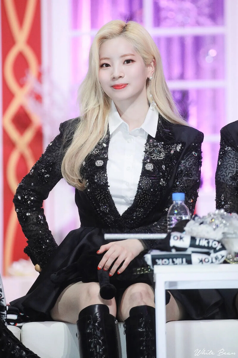 Dahyun_Fan-1213650311253901312-ENfAgruUYAASnLv.jpg