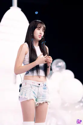 230820 STAYC Yoon - Bubble at Inkigayo