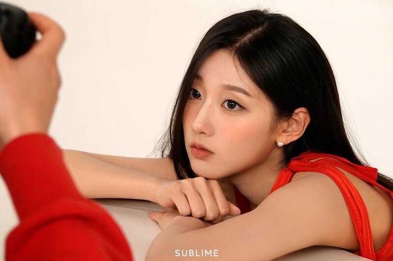 220331 Sublime Naver Post - Yein - Maps Magazine Photoshoot Behind documents 25